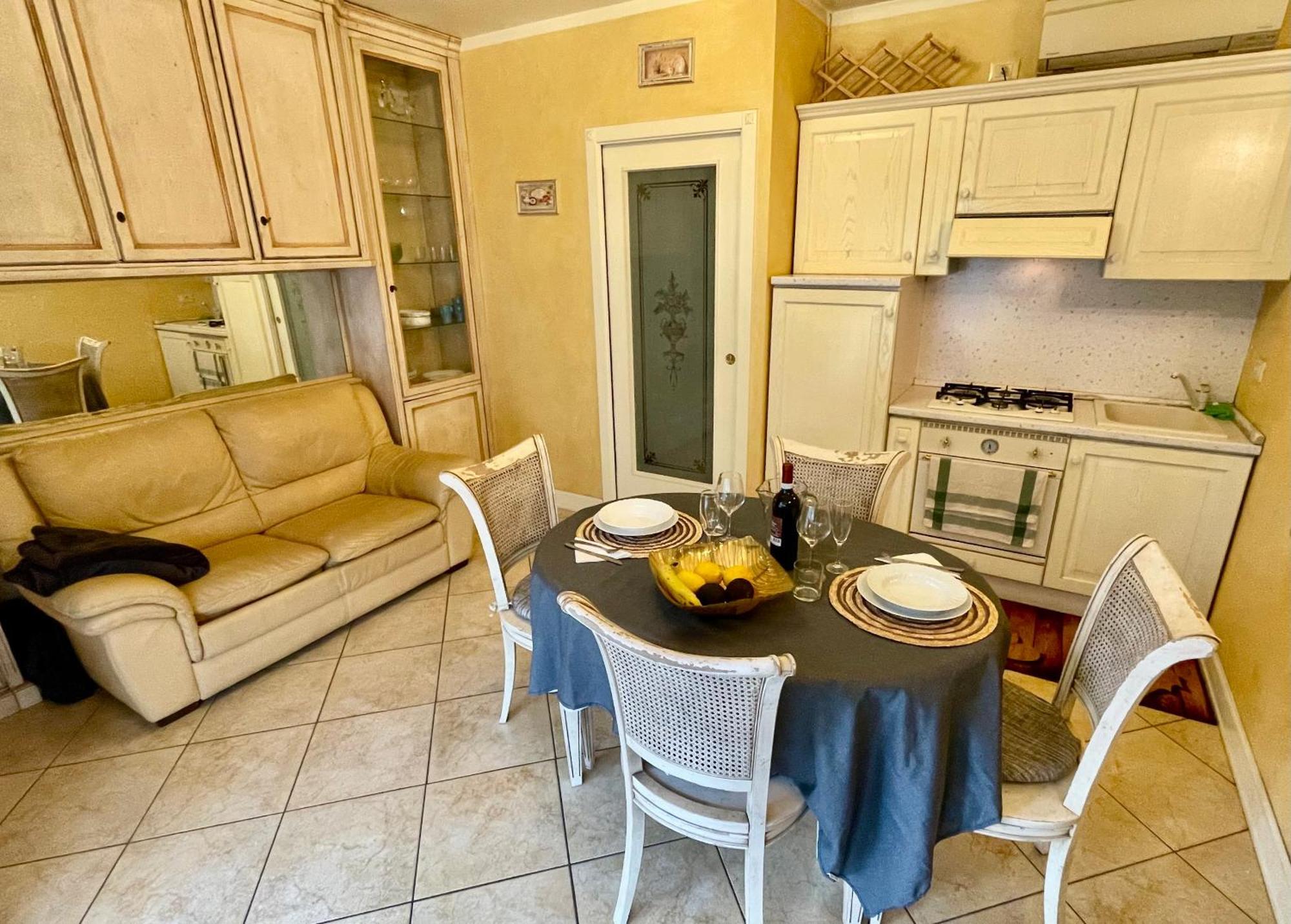 Doctor House Desenzano Apartment Desenzano del Garda Bagian luar foto
